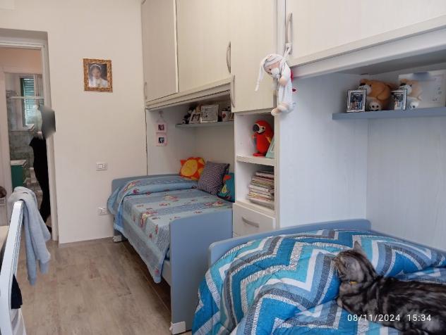 In centro storico , appartamento con ingresso indipendente e giardino privato .
Recente ristrutturazione completa . - Foto 8