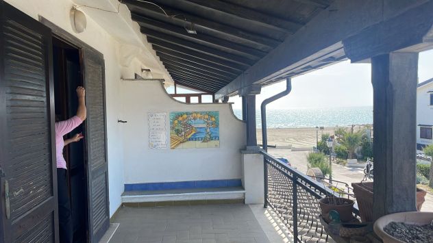 Villetta fronte mare villaggio VELA BIANCA