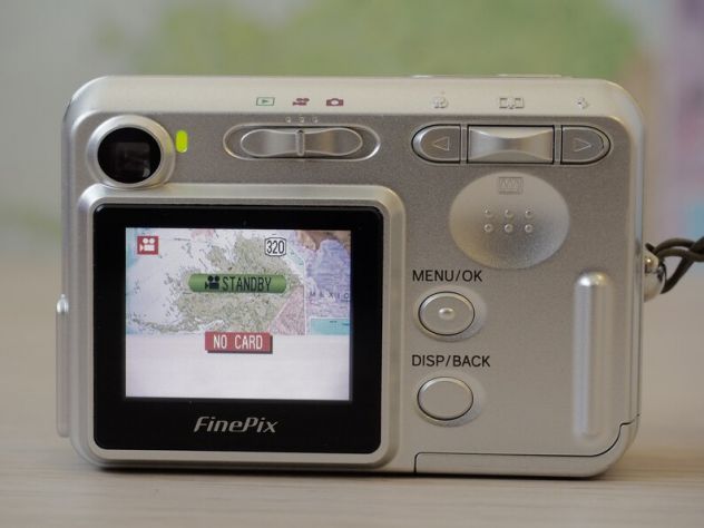 Fotocamera digitale compatta Fujifilm FinePix A360 da 4,1 MP con flash come nuo - Foto 6