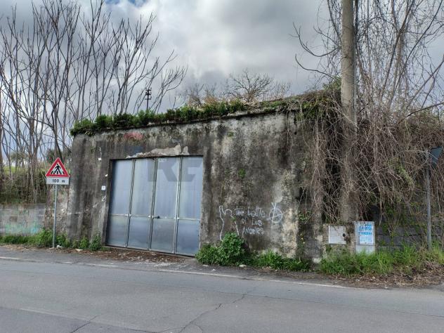 Magazzino in vendita a Zafferana Etnea, Petrulli