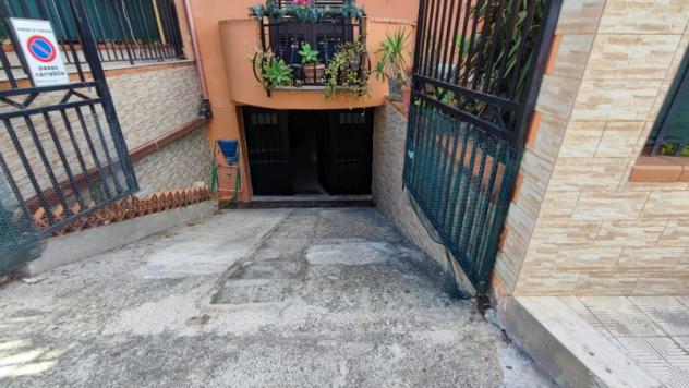 Floridia Vignalonga : Garage di mq 155