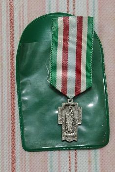 ANTICA CROCE CON MADONNA DI LOURDES