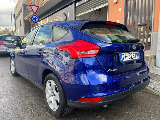 Ford Focus 1.5 TDCi 95 CV Berlina - Foto 5