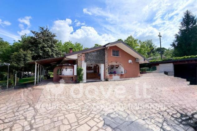 Villa di 231 m² con più di 5 locali e box auto in vendita a Rocca Priora