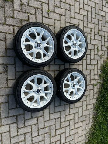 Pneumatici completi di cerchi per Mini One