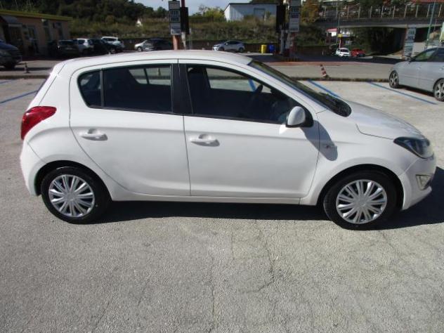 Hyundai i20 GPL 5p 1.2 bluedrive GARANTITA FULL OPTIONAL - Foto 3