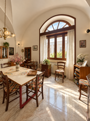 Proprietà angolare con ampi spazi - Foto 2