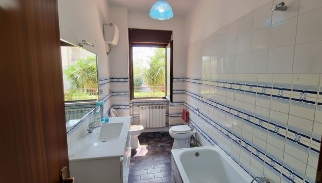 APPARTAMENTO CON AMPIO TERRAZZO A LIVELLO - PARCO PRIVATO - MONDRAGONE - v3307 - Foto 3