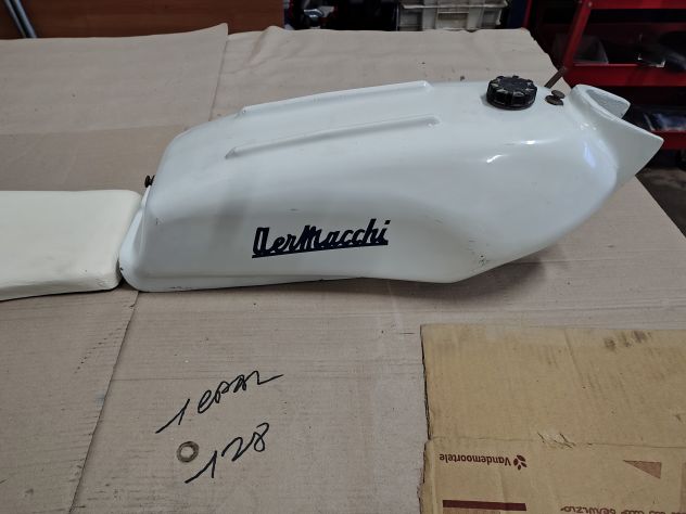 Serbatoio e sellino Aermacchi - Foto 9
