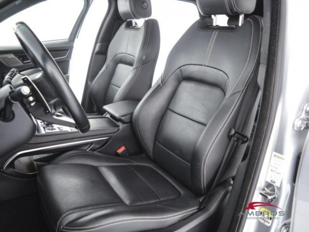 JAGUAR F PACE 2.0 D 204 CV AWD aut. R-Dynamic HSE rif. 23843516 - Foto 9