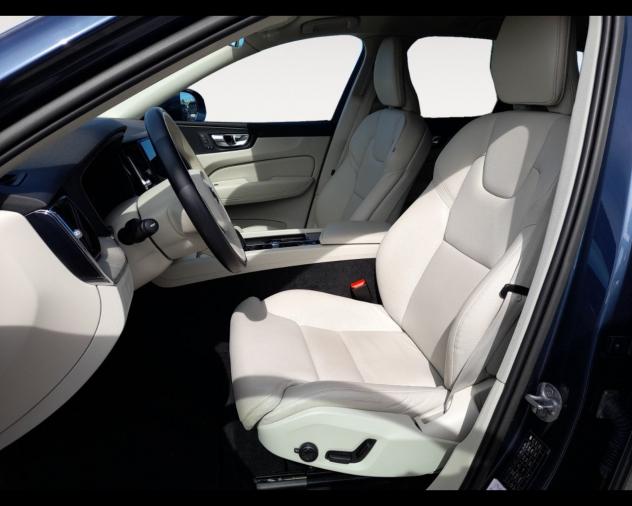 Volvo XC60 (2017---) B4 (d) AWD automatico Plus Bright - Foto 9