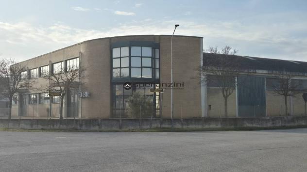 BELLOCCHI: Fano bellocchi vendita opificio industriale completamente indipendente
nel cuore pulsante della zona industriale di fano proponiamo in vend - Foto 7