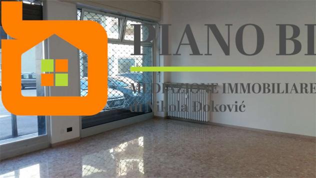 A000085 - NEGOZIO CENTRALE con MAGAZZINO - Foto 5