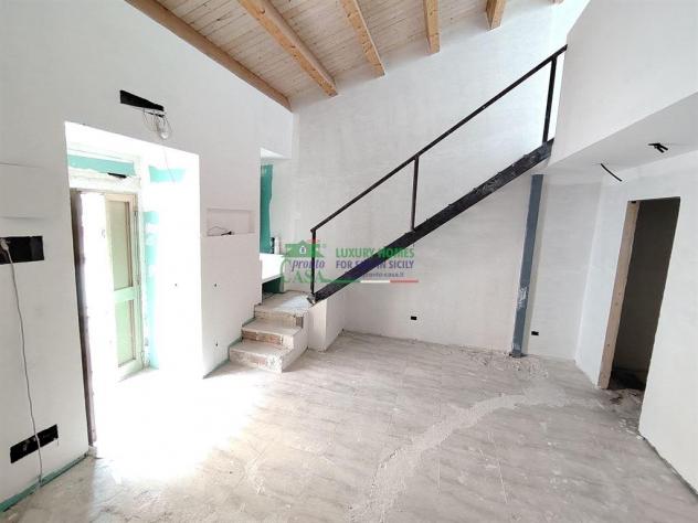 Rif.2605 - Casa indipendente ristrutturata nel cuore del centro storico.