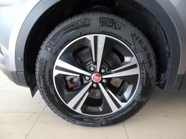 Jaguar E-Pace (X540) 2.0D I4 163 CV AWD Auto R-Dynamic S - Foto 8