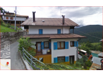 Fabbricato tra le vette dolomitiche