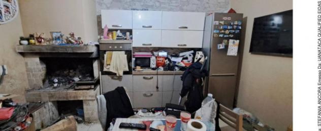 Immobile in asta di 176 m² con più di 5 locali e box auto in vendita a Parabita - Foto 6