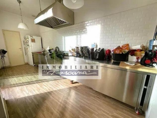 CASA INDIPENDENTE di 10 vani e di 230 mq (VIAREGGIO - Viareggio) rif. A1017 - Foto 3