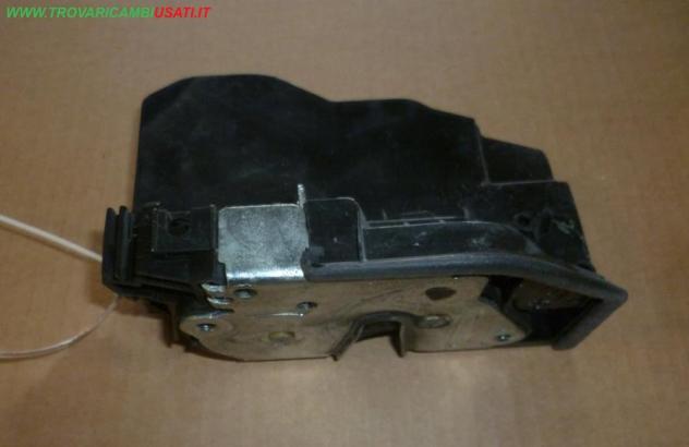 SERRATURA PORTA POST. D. 4 PIN  Carrozzeria  Lamierati esterni  Porte  Serratura porta p BMW - Serie 2 F45 Active Tourer - 01-07-2014 -, BMW - Serie
