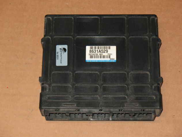8631A529 ECU CENTRALINA MITSUBISHI PAJERO 8631A529 E6T49796