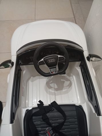 AUDI macchina elettrica