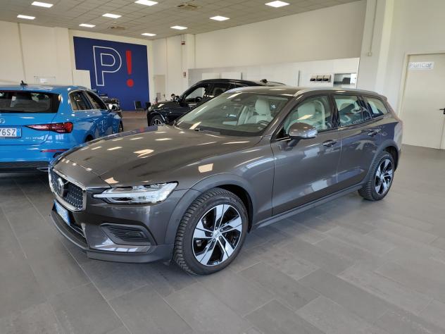 Volvo V60 Cross Country B4 (d) AWD 197cv auto CarPlay/AndroidAuto FariLED