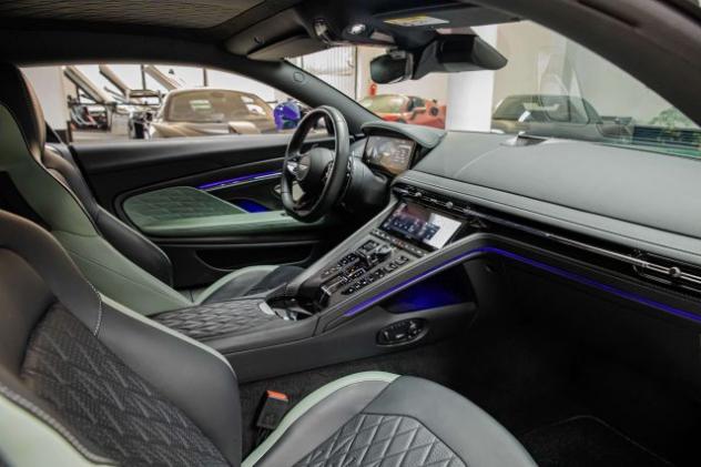 ASTON MARTIN DB12 BOWERS&WILKINS|360°VIEW|Q SPECIAL PAINT|CARBON rif. 24161559 - Foto 10