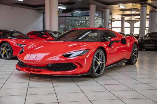 FERRARI 296 GTB|LIFT|360°VIEW|JBL|CARBON+LEDS|RACING SEATS|SCU rif. 24147462 - Foto 3