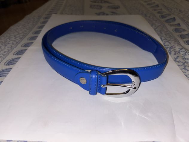 CINTURA NUOVA DA DONNA IN FINTA PELLE E FIBBIA IN METALLO ARGENTO LUCIDO TAGLIA - Foto 2