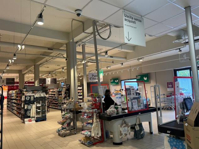 Locazione Capannone con piazzale adiacente GRA - Foto 8