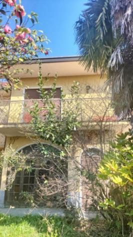 Casa indipendente di 380 m² con più di 5 locali e box auto in vendita a Agrate Conturbia - Foto 2