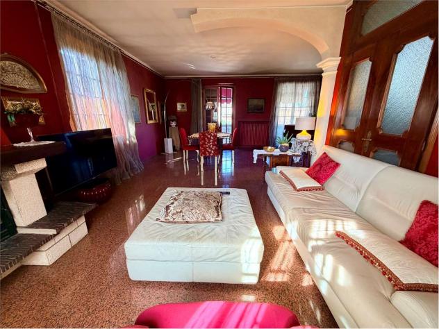V005519 - VILLA SINGOLA CON AMPIO GIARDINO PRIVATO - Foto 17