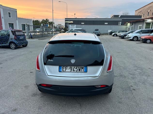 Lancia Delta 1.6 MJT DPF Selectronic Platino - Foto 5