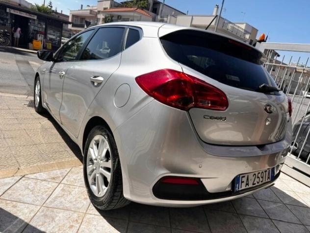 Kia Ceed cee'd 1.4 CRDi 5 porte Cool - Foto 4