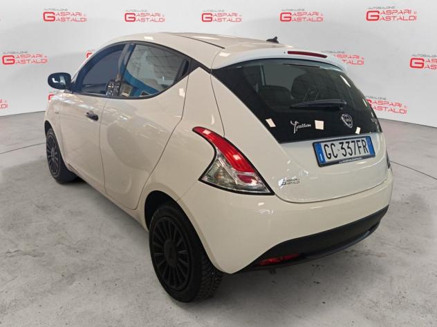 Lancia Ypsilon 1.0 70cv Firefly Hybrid S&S Silver - Foto 4
