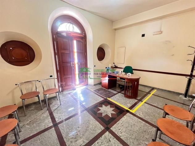 Rif:2746 - Locale su due livelli con terrazzino – Soluzione versatile per ufficio, studio o futura trasformazione, Comiso - Foto 2