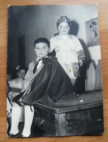 VECCHIA FOTO CARTOLINA - BAMBINI CON COSTUMI DEL LUOGO -