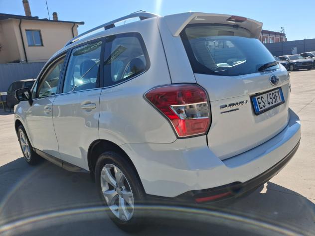 Subaru Forester 2.0D-4X4*TELECAMERA POSTERIORE*PREZZO AFFARE* - Foto 9