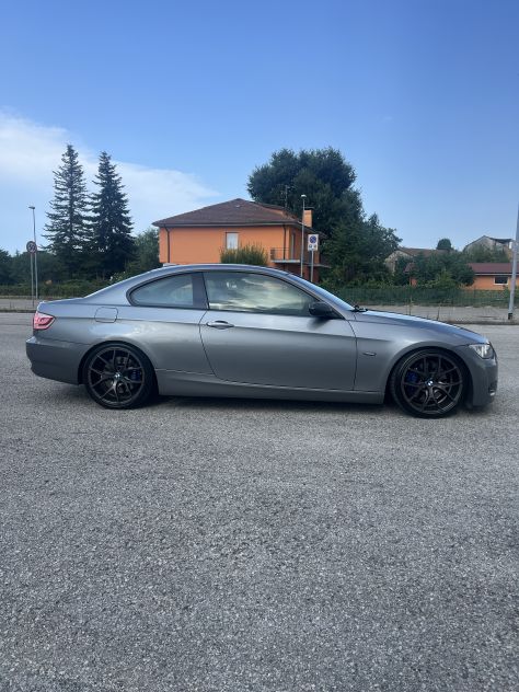 **BMW E92 320d Coupé Automatica – Bilstein/Eibach – 19” – Pelle – Navi – Alpine* - Foto 7