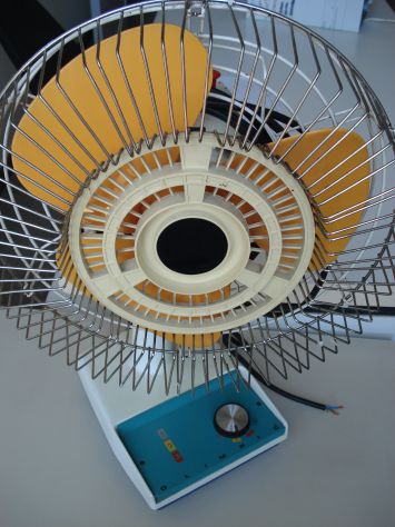 VENTILATORE A 3 VELOCITA' COME NUOVO ED ANCHE MOLTO ROBUSTO.