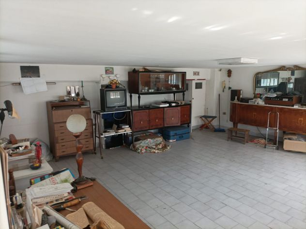 Belpasso garage + ammezzato di 2 vani - Foto 6