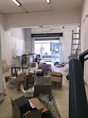 Negozio C1 uso ufficio a Tor Bella Monaca Via del F. Sacro