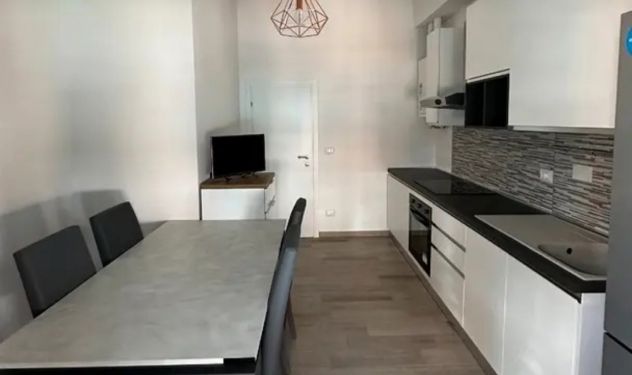 Camera con balcone e cabina armadio - Foto 3