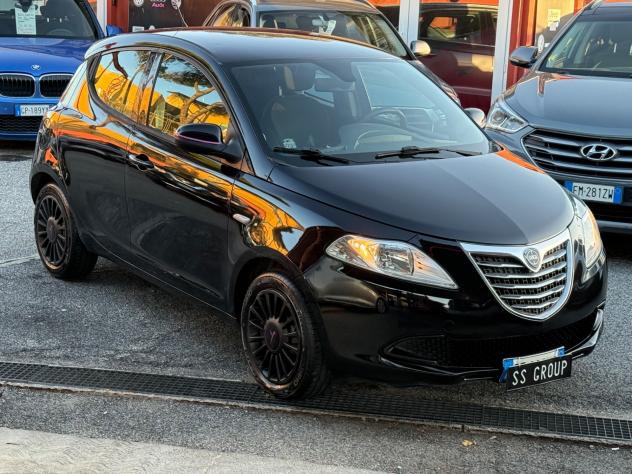 Ypsilon 1.2 69 CV -Platinum-unipro-e6 -75 mila km -
