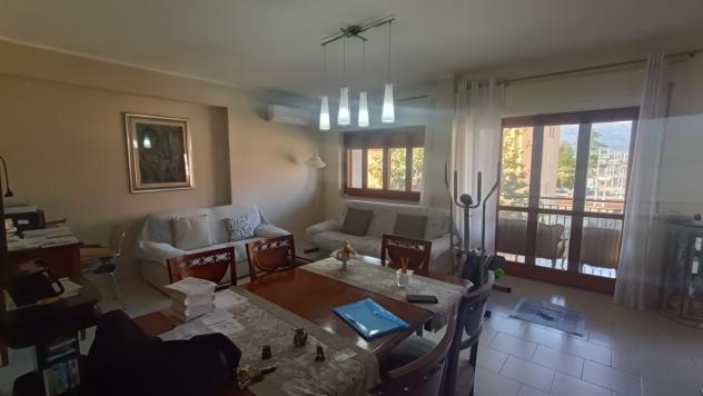 Pentalocale in vendita a Lamezia Terme