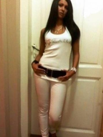 Donna di Modena. Fisico Normale Tel: