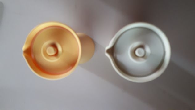 Contenitori qualcosa plastica, credo olio aceto - Foto 5