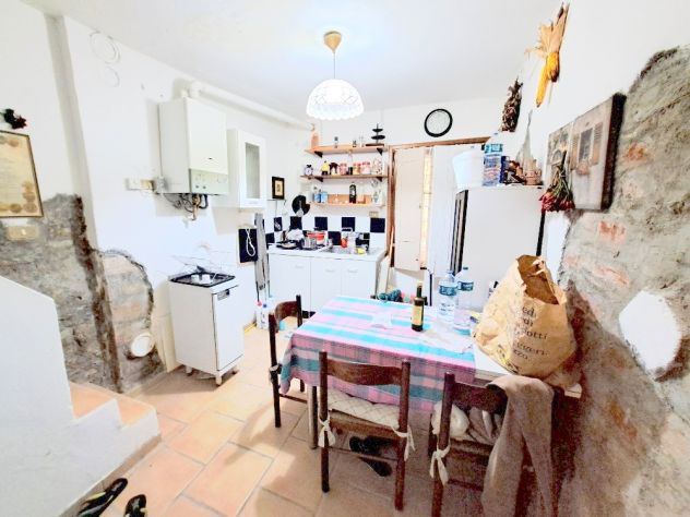 15KM DA MORTARA STAZIONE FS - PALESTRO PV - CASA DI PAESE AUTONOMA ARREDATA