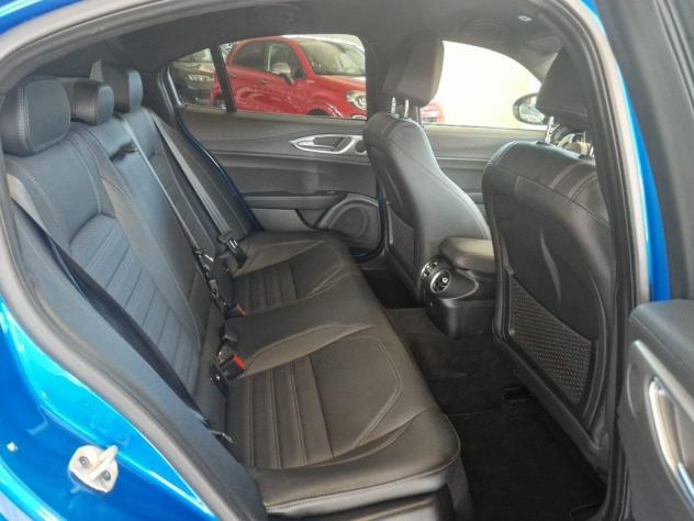 Alfa Romeo Giulia 2.2 Turbodiesel 210 CV AT8 AWD Q4 Veloce - Foto 9