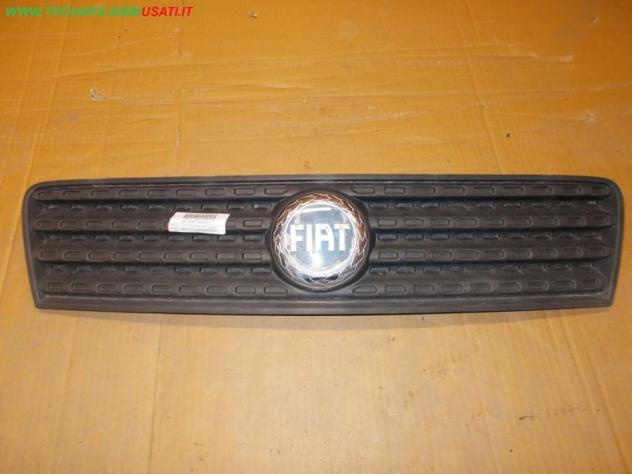 GRIGLIA CON STEMMA ANT.(fino al 02/2007) NERA CON STEMMA BLU FIAT PUNTO (188-2U) Carrozzeria Lamierati esterni Paraurti Griglia radiat FIAT - PUNT